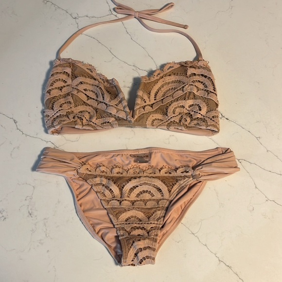 Pilyq Pink San V-Lace Bandeau top (D) and Pulyq Lace Fanned Bikini Bottom Sz L - Picture 6 of 10